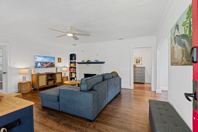 Photo - 2011 Belote Pl Unit SI ID1578411P