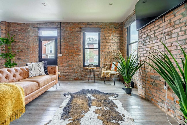 Photo - 61 E Russell St Unit SI ID1265612P