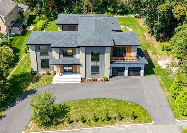 Building Photo - 20 Amberwood Dr