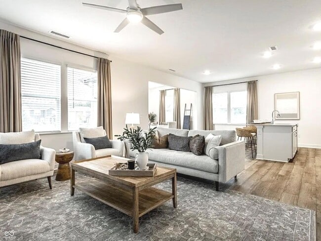 Photo - 6652 Clary Trce