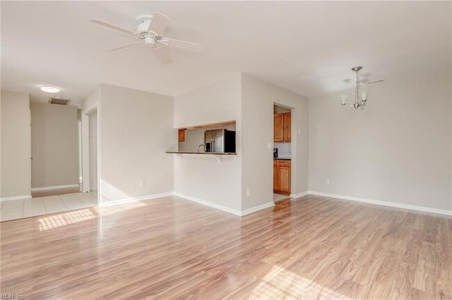 Photo - 578 Peregrine St