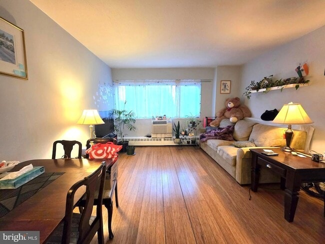 Photo - 2101-17-2117 Chestnut St Unit 711