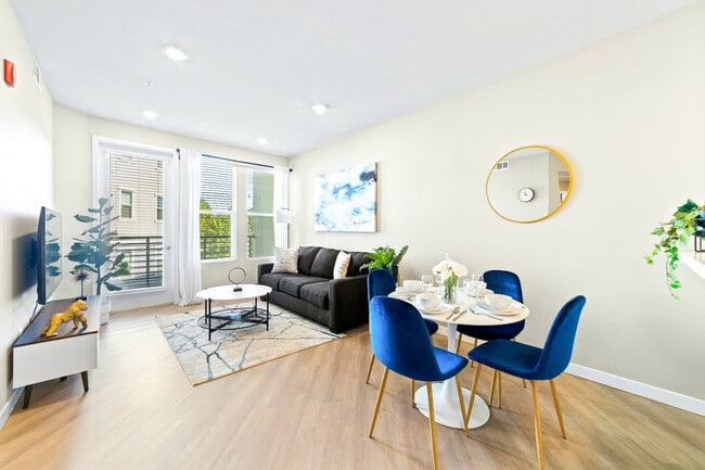 Photo - 375 Harbour Cove Dr Unit SI FL3-ID1228247P