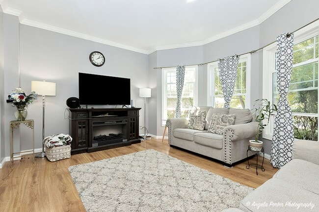 Photo - 2155 N Millstone Dr