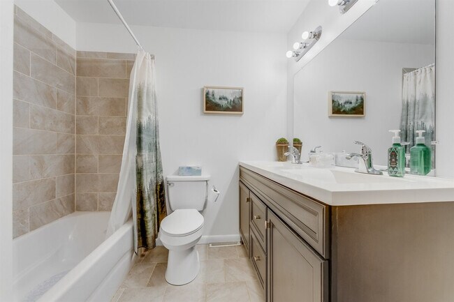 Photo - 521 Woodhaven Dr Unit SI ID1308987P