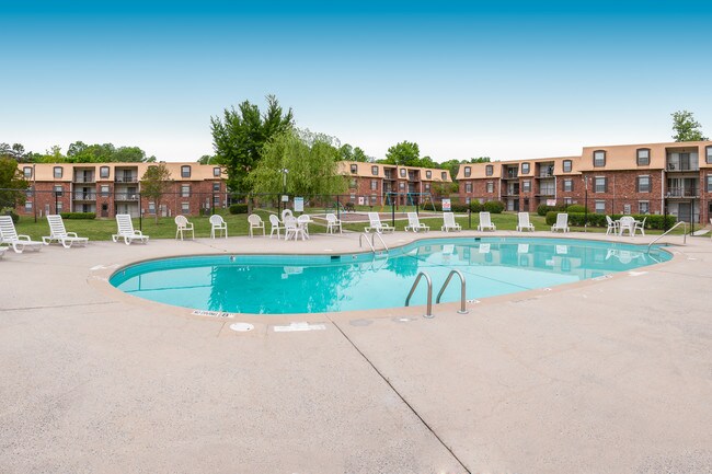 Photo - Lemans at Lawndale