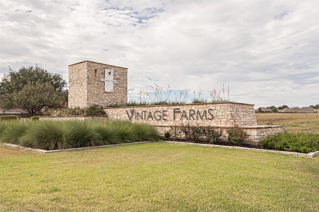 Photo - 1500 Lake Ridge Drive