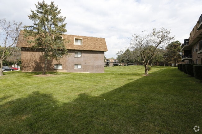 Courtyard - Lorlyn of Batavia