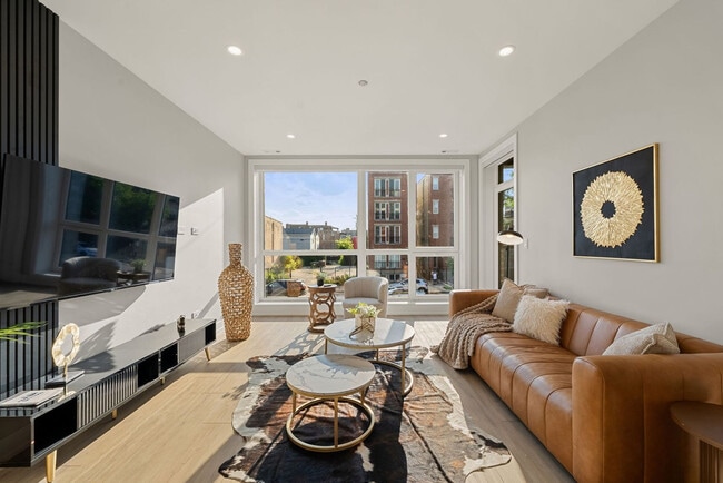 Photo - 2344 W Polk St Unit ID1253778P