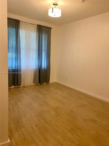 Photo - 1611 Meridian Ave Unit 106