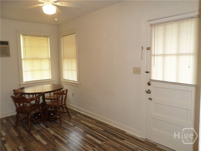 Photo - 2302 E 40th St