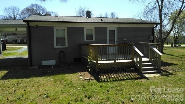 Photo - 408 W Sandy Ridge Rd