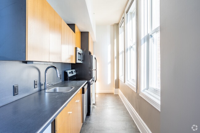 1BR, 1BA - 635SF - Kitchen - The Fleming Building