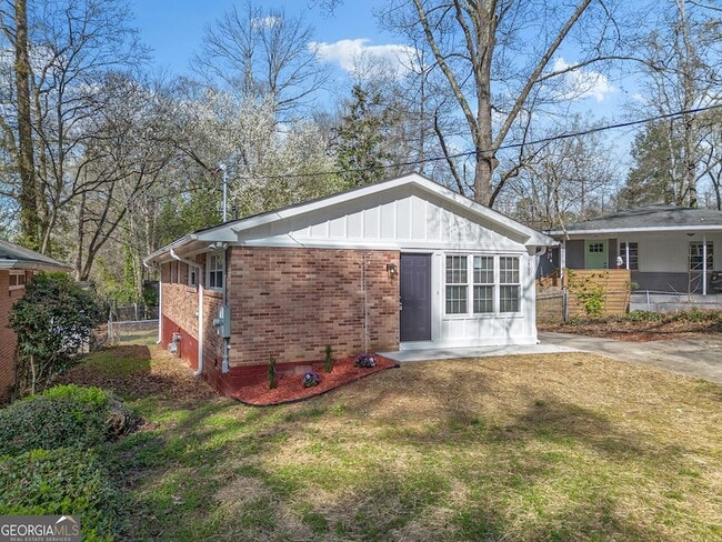 Photo - 1799 Shirley St SW