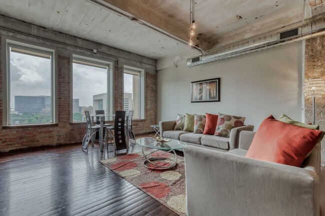 Building Photo - 500 S Ervay St Unit SI ID1297784P