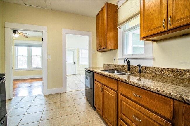 Photo - 412 E Tillman Ave