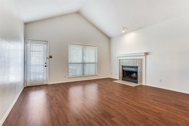 Photo - 3110 Devonshire Dr Unit 288