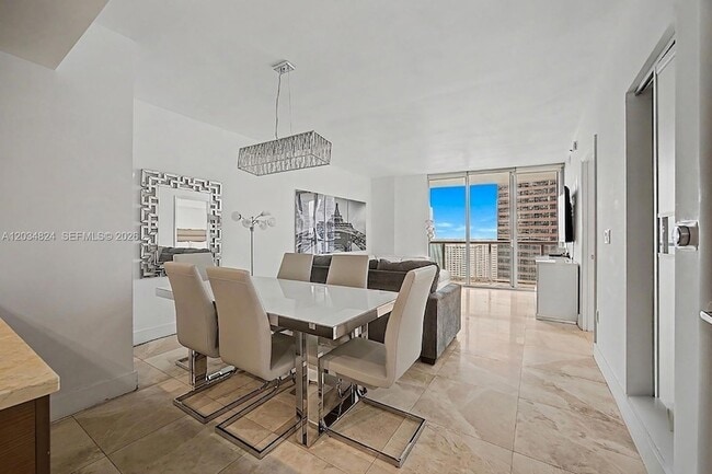 Building Photo - 485 Brickell Ave Unit 2009