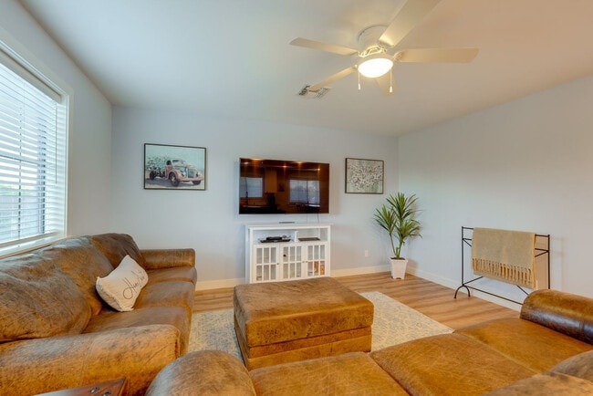 Photo - 8637 S Newberry Ln Unit SI ID1546398P