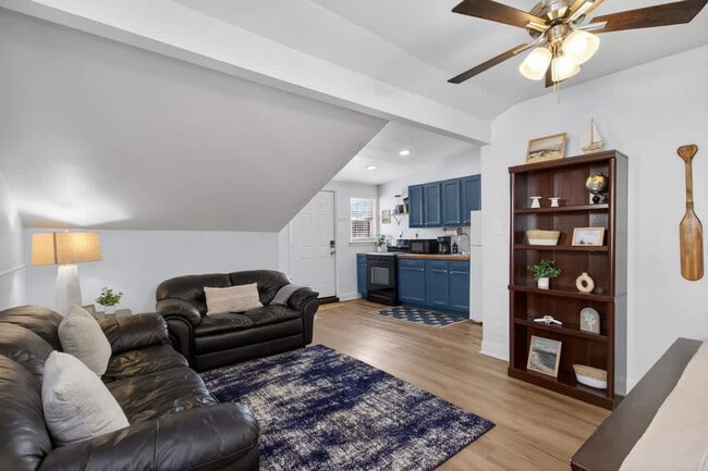 Building Photo - 1427 W Ocean View Ave Unit SI FL2-ID1533636P
