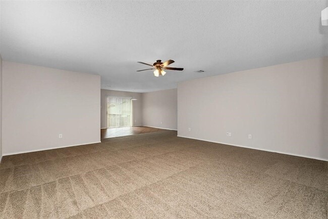 Photo - 2152 Laughlin Rd