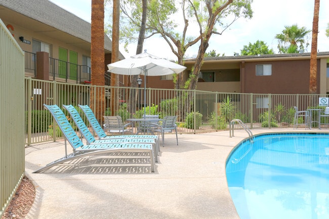 Pool - Arcadia Villa Apartments