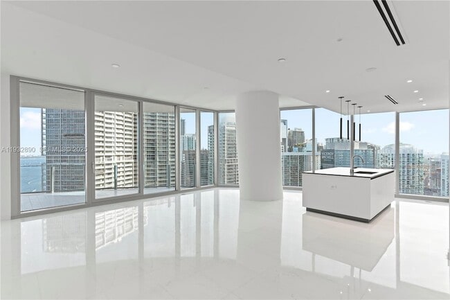 Building Photo - 300 Biscayne Blvd Way Unit 4007