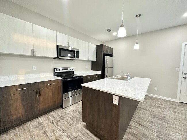 Photo - 1408 S Yankton St Unit 3