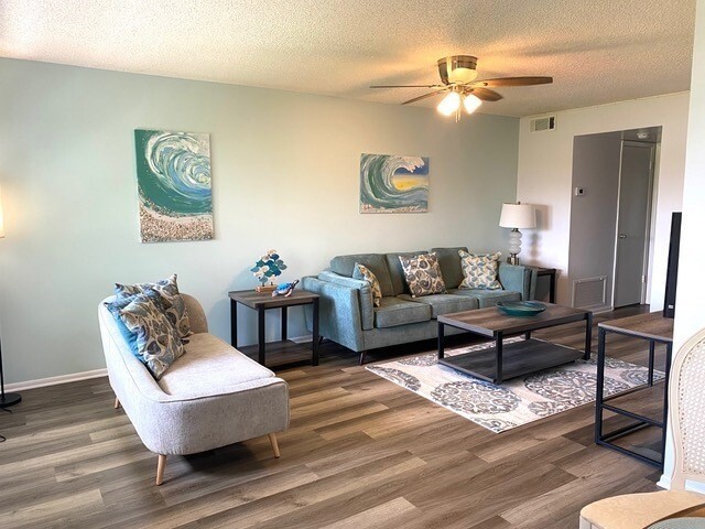 Building Photo - 53 Woodland Dr Unit 105