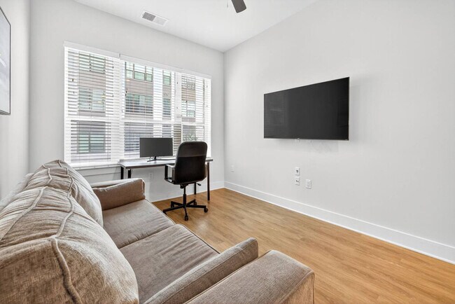 Building Photo - 1001 N Himes Ave Unit ID1313974P