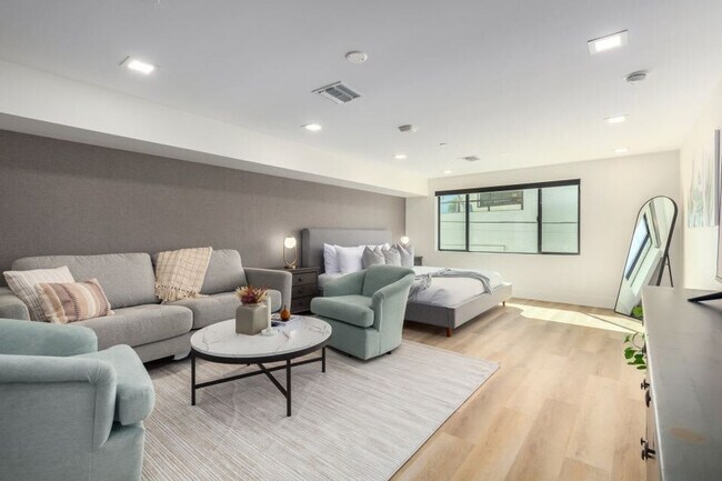 Building Photo - 4238 N Craftsman Ct Unit SI FL2-ID1558664P