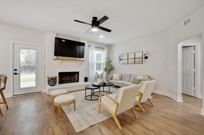 Photo - 2200 Glenbrook St Unit ID1019560P