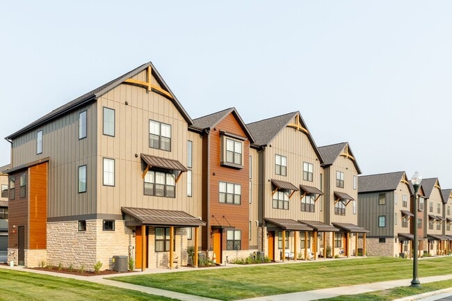 Building Photo - Whitetail Ridge at Elkhart Lake