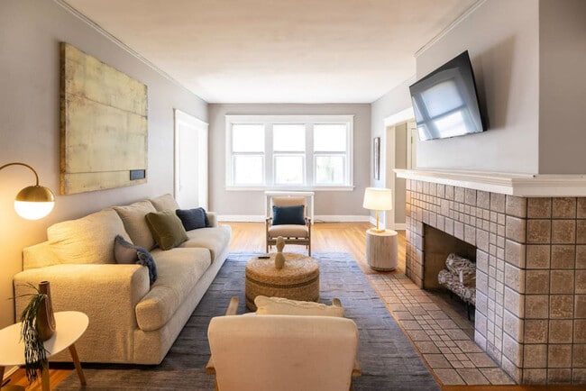 Building Photo - 2584 Madison Rd Unit SI ID1056072P