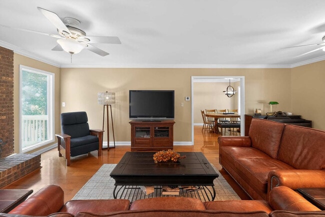 Building Photo - 7953 Woodhill Cove Ln Unit SI ID1591572P