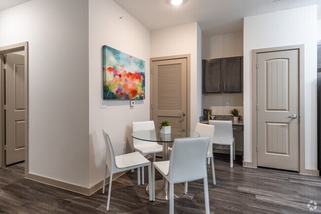 Photo - The Oaks at Baywood