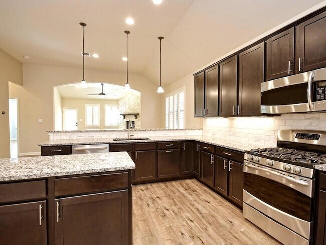 Photo - 2216 Lookout Range Dr