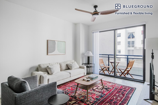 Building Photo - 221 SW 12th St Unit FL3-ID134