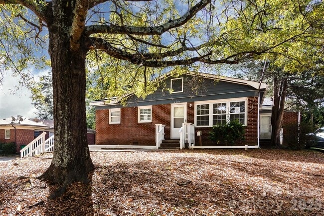 Building Photo - 3427 Meredith Ave