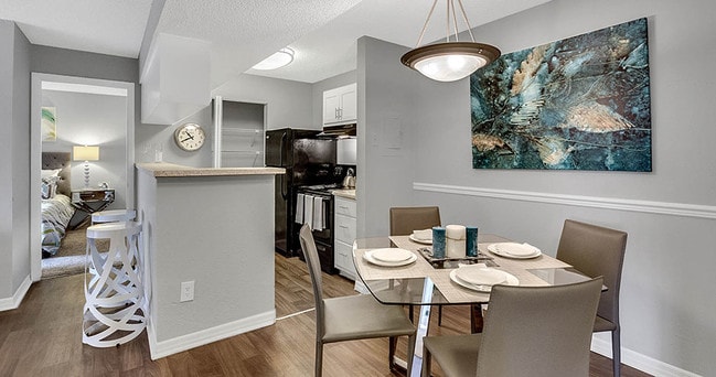 Photo - Courtney Cove Apartment Homes