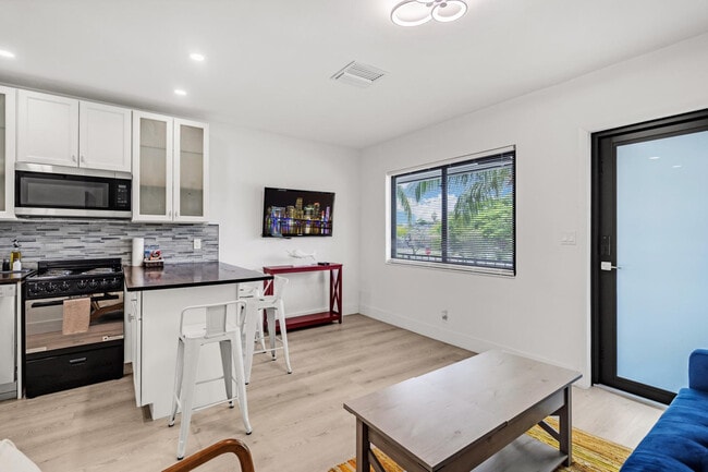 Photo - 1634 SW 4th Ave Unit ID1049792P