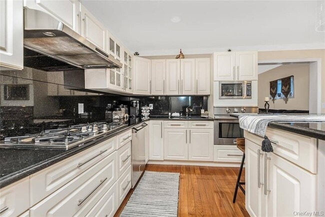 Photo - 243 Mary Lou Ave