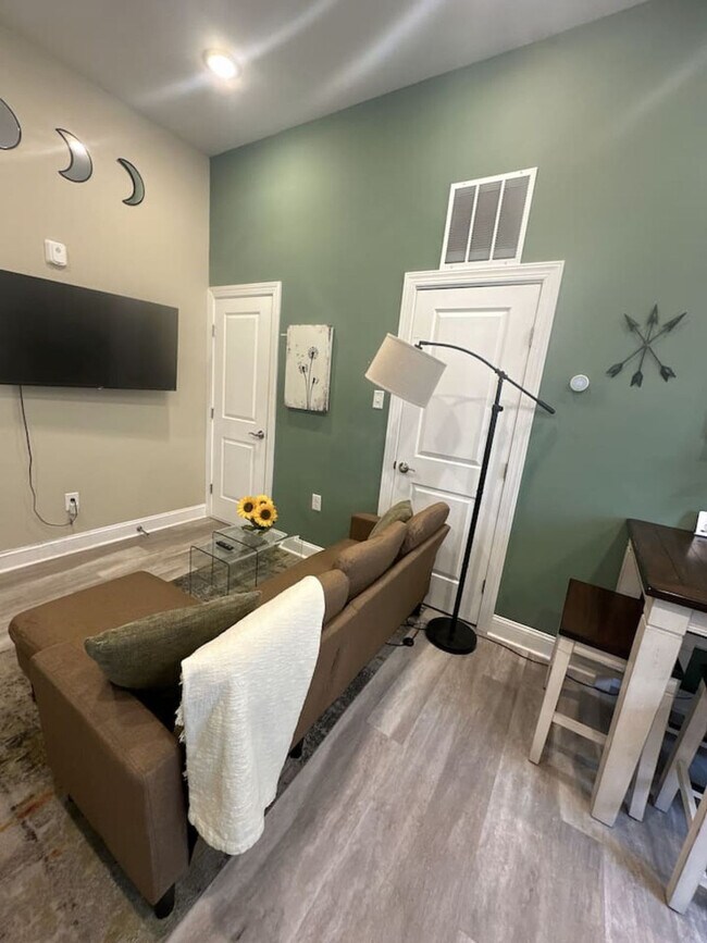 Building Photo - 248 Market St Unit ID1289448P