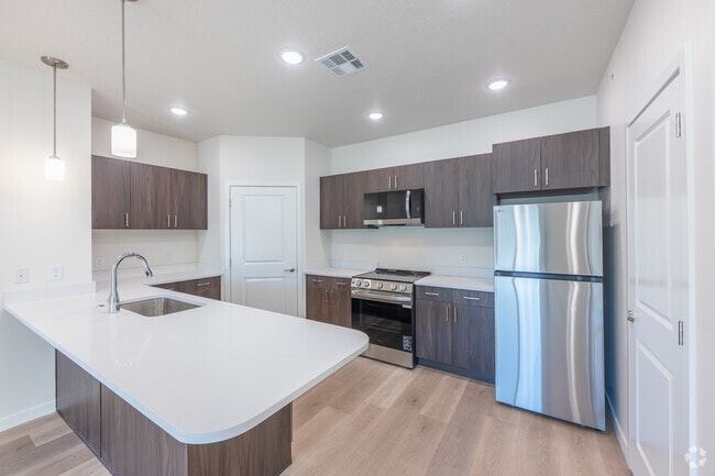 2BR, 1BA - 1,100SF - Kitchen - Mountain View Apartments