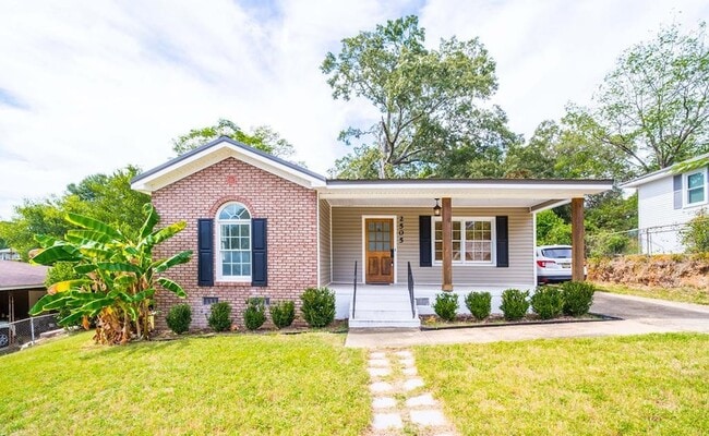 Building Photo - 2505 10th Ave S