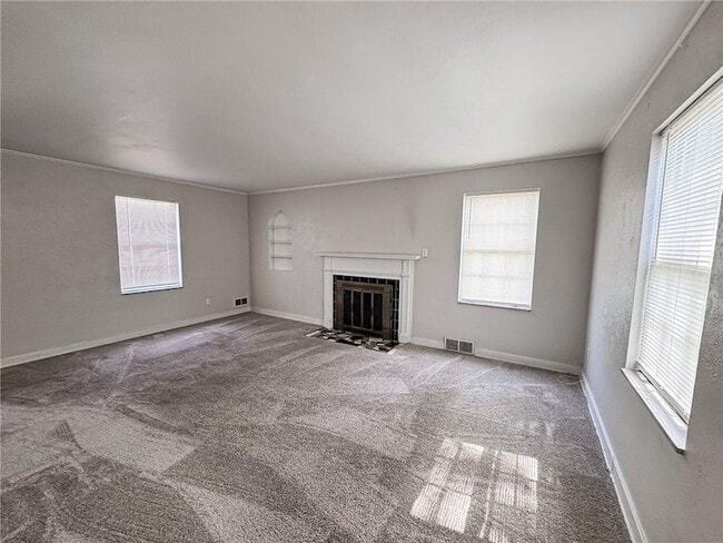Photo - 2710 Henderson Rd