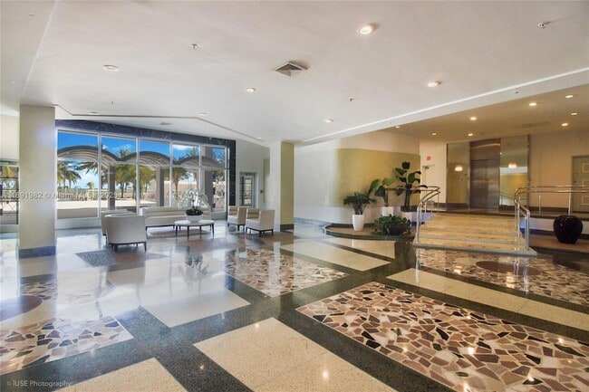 Photo - 4925 Collins Ave Unit 6G