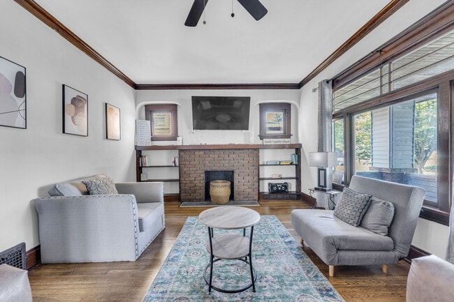 Photo - 10617 Bernard Ave Unit ID1353853P