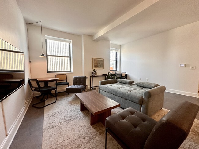 Photo - 758 N Broadway Unit ID1379069P