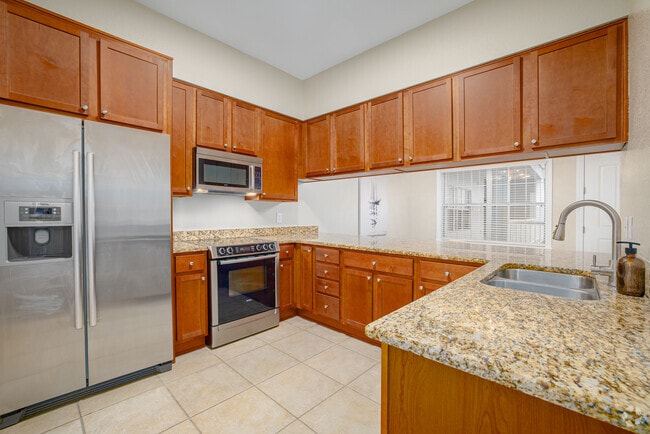 2BR, 2BA - 1,200 SF – Kitchen - The Palms